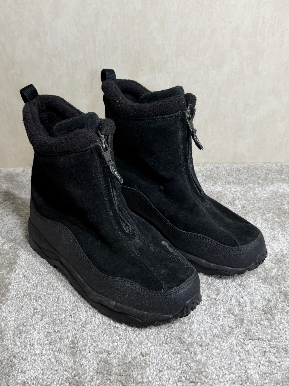 L.L. Bean Women’s Suede Fleece Primaloft Zip Warm Winter Boot in Black 7